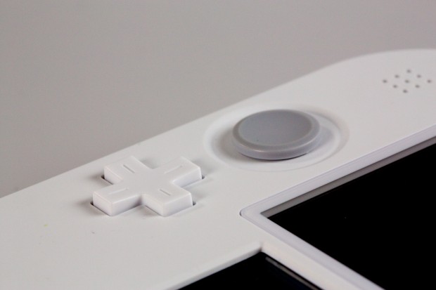 Das analoge Slidepad entspricht dem des 3DS. Das digitale Steuerkreuz ist deutlich schwammiger.